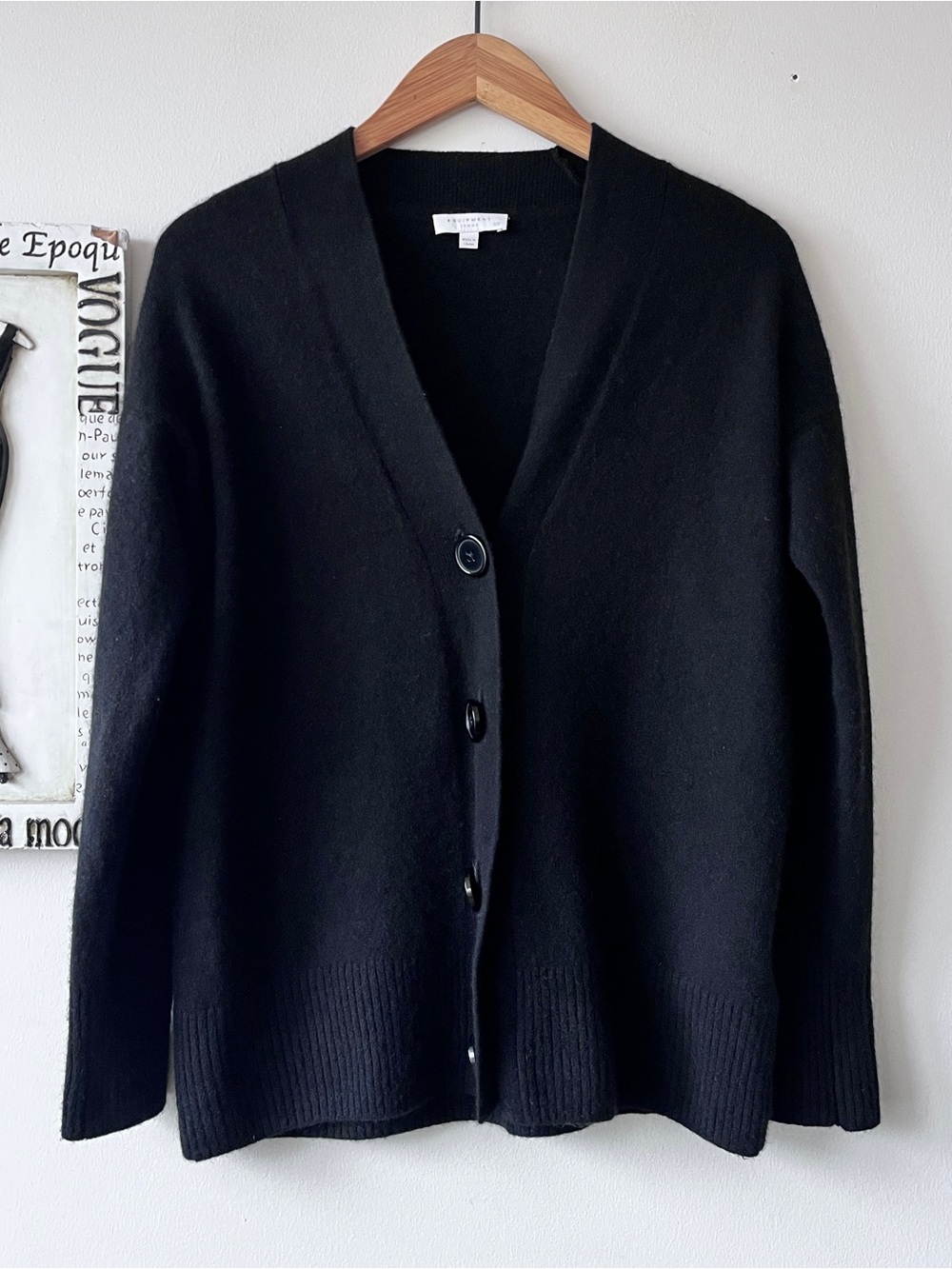 Equipment Femme 100% Cashmere Black V-Neck Button Elder Cardigan Sweater Size S